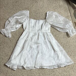 Elegant White Mini Dress with Puff Sleeves